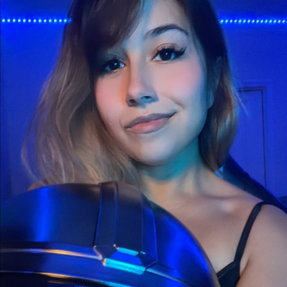 Meet your Posher, Danelle - Picture 1 of 1